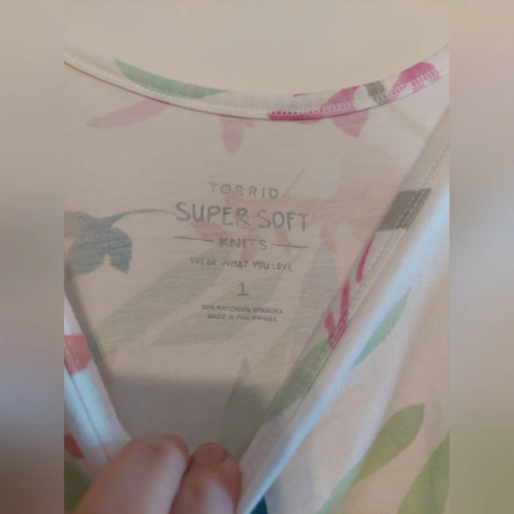 Torrid-1 soft knit Floral Camisole tank top spaghetti strap Cami 1X Summer - Picture 6 of 6